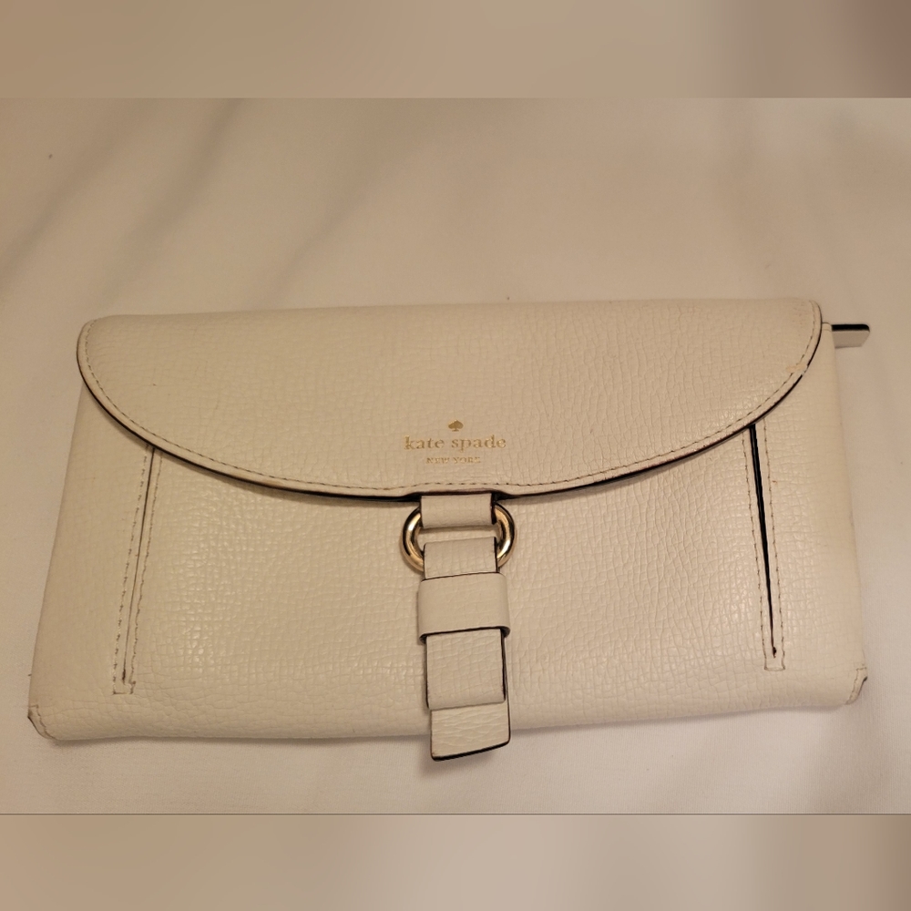 Kate Spade White Clutch Style Wallet and Card Holder